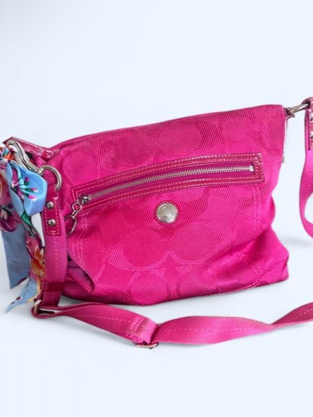 Vintage Classic Coach Women's Crossbody Bag in hot Pink with original tags 2010s